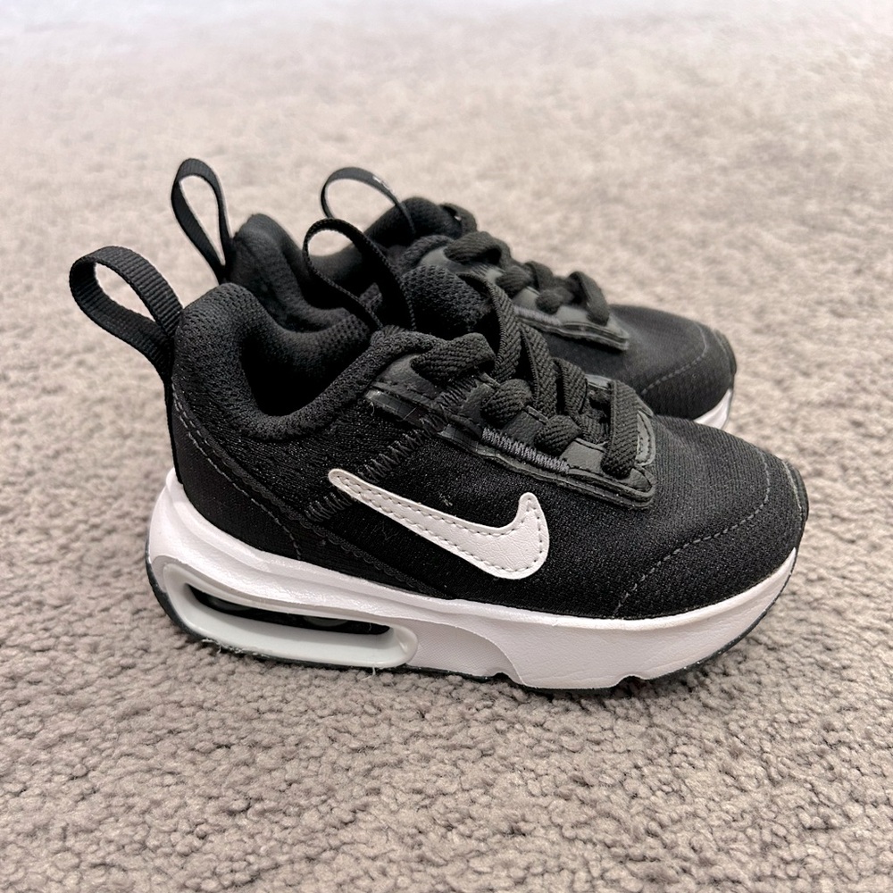 Toddler Nike Air Tennis Shoes 6c